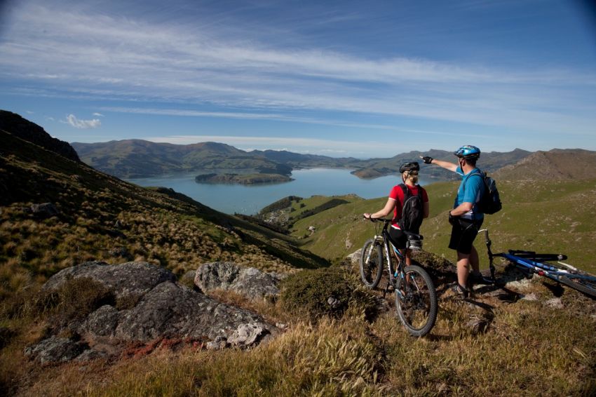 Cyclists overlook Harbour 4 HIGH RES Cumulus2